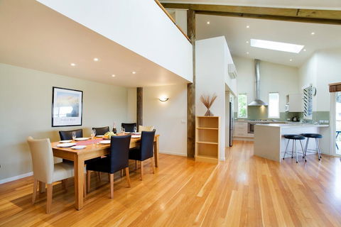 Tathra Beach House Holiday Apartments - New South Wales Tourism  1