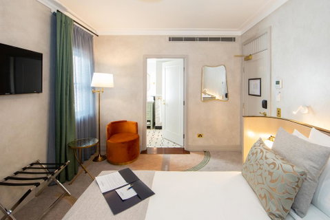 Tattersalls Hotel - New South Wales Tourism  1