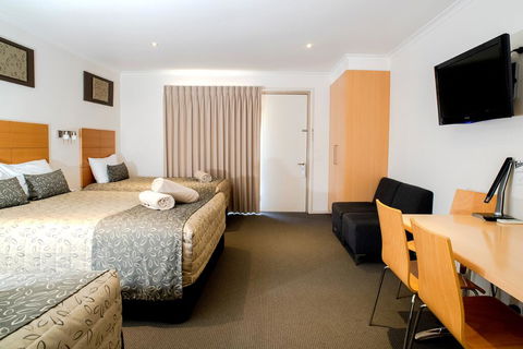 Tea House Motor Inn - New South Wales Tourism  1