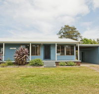 Tea Tree Cottage - great yard for pets and kids