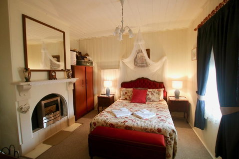 Tenterfield Historic C1895 Cottage - New South Wales Tourism  2
