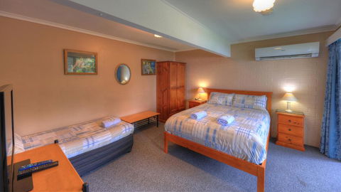 The 2C's Bed & Breakfast - New South Wales Tourism  0