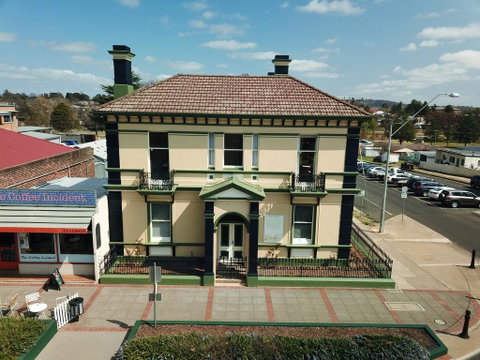 The Bank Guesthouse Glen Innes - New South Wales Tourism  0