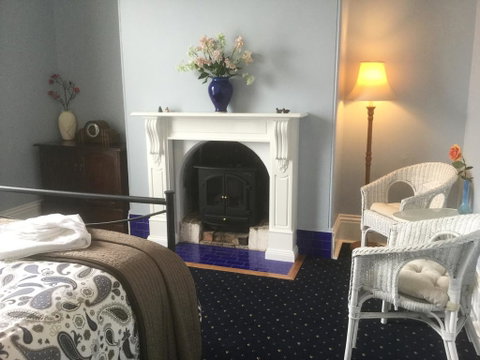 The Bank Guesthouse Glen Innes - New South Wales Tourism  2