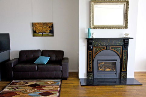 Penguin Beachfront Apartments - New South Wales Tourism  4