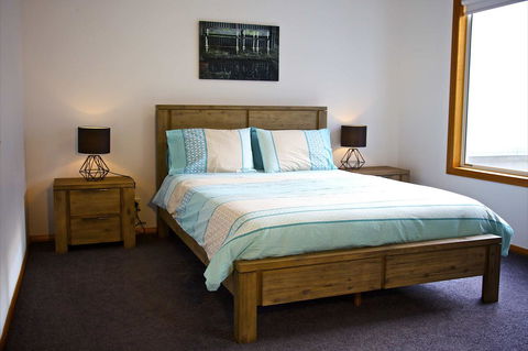 Penguin Beachfront Apartments - New South Wales Tourism  10