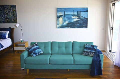 Penguin Beachfront Apartments - New South Wales Tourism  12