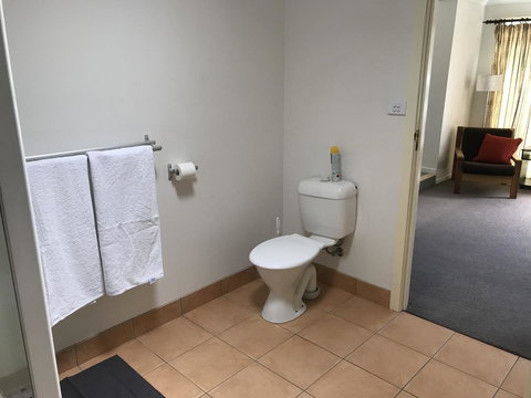 Oatlands Retreat - New South Wales Tourism  11