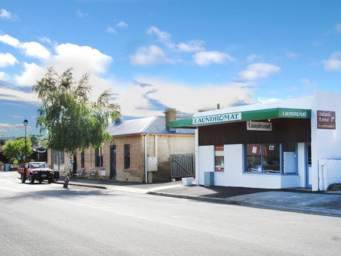 Oatlands Retreat - New South Wales Tourism  1