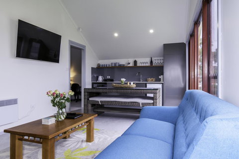 South Arm Luxury Loft - New South Wales Tourism  12