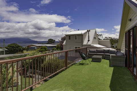 South Arm Luxury Loft - New South Wales Tourism  6