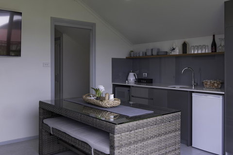 South Arm Luxury Loft - New South Wales Tourism  13