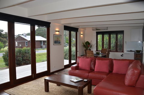 Yolla Beach House - New South Wales Tourism  9