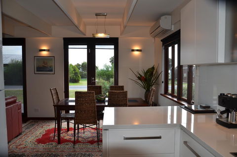 Yolla Beach House - New South Wales Tourism  2