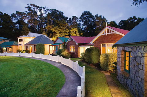 Strahan Village - New South Wales Tourism  9