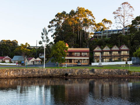 Strahan Village - New South Wales Tourism  36