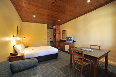 Strahan Village - New South Wales Tourism  35
