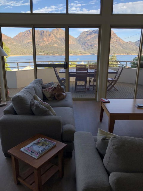 Freycinet Beach House - New South Wales Tourism  9