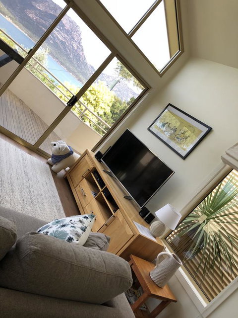 Freycinet Beach House - New South Wales Tourism  7