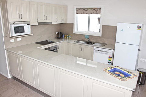 Front Row Beachfront - New South Wales Tourism  5