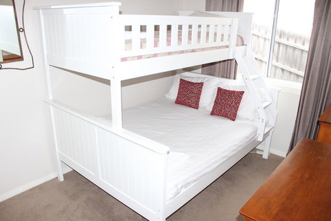 Front Row Beachfront - New South Wales Tourism  9