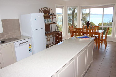 Front Row Beachfront - New South Wales Tourism  4