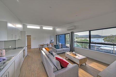 Dock Of The Bay - New South Wales Tourism  7