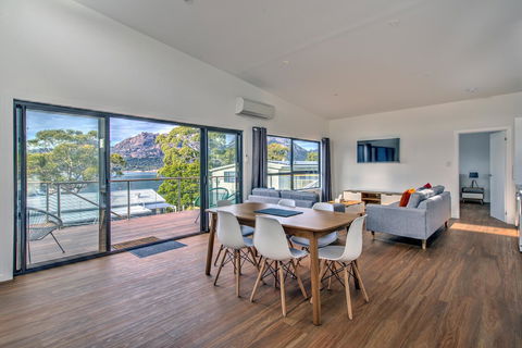 Dock Of The Bay - New South Wales Tourism  0