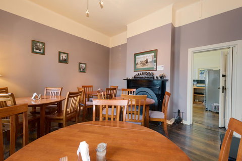 Edinburgh Gallery Bed & Breakfast - New South Wales Tourism  6