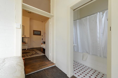 Edinburgh Gallery Bed & Breakfast - New South Wales Tourism  33