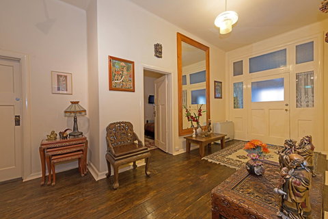 Edinburgh Gallery Bed & Breakfast - New South Wales Tourism  2