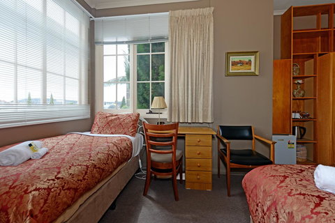 Edinburgh Gallery Bed & Breakfast - New South Wales Tourism  8