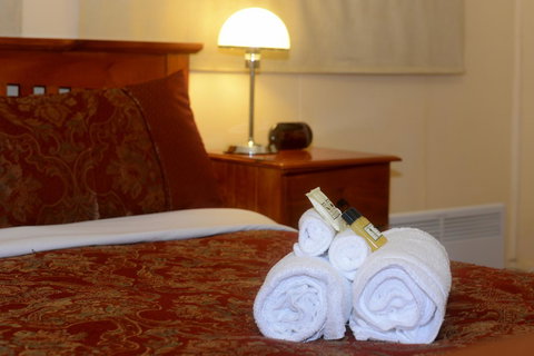 Edinburgh Gallery Bed & Breakfast - New South Wales Tourism  18