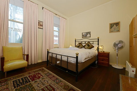 Edinburgh Gallery Bed & Breakfast - New South Wales Tourism  25