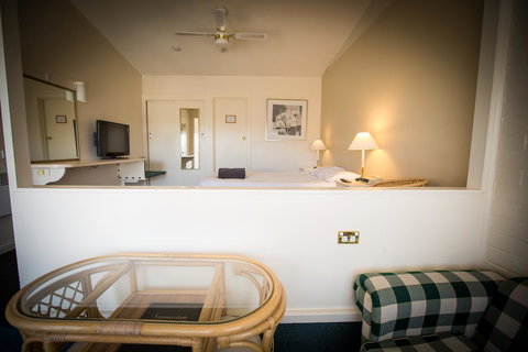 Abel Tasman Airport Motor Inn - New South Wales Tourism  37