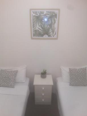 Abel Tasman Airport Motor Inn - New South Wales Tourism  1