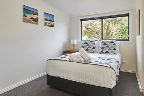 DOLPHIN LOOKOUT COTTAGE - Amazing Views Of The Bay Of Fires - New South Wales Tourism  15