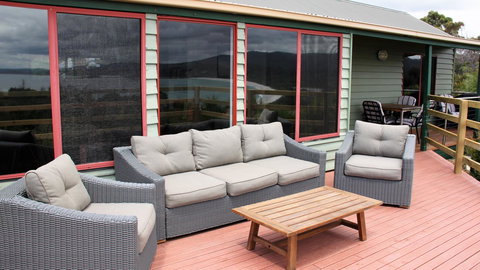 DOLPHIN LOOKOUT COTTAGE - Amazing Views Of The Bay Of Fires - New South Wales Tourism  7