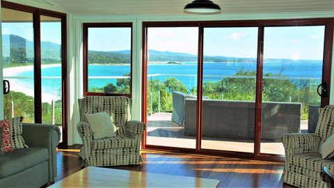 DOLPHIN LOOKOUT COTTAGE - Amazing Views Of The Bay Of Fires - New South Wales Tourism  14