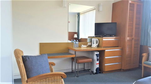 Mt Lyell Motor Inn - New South Wales Tourism  21