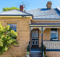 WEST NEST  Classic 3BR Hobart Terrace BEST Location View Close to City - New South Wales Tourism 