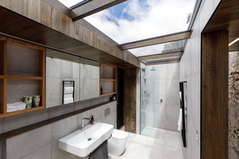 Blue Magnolia - New South Wales Tourism  34