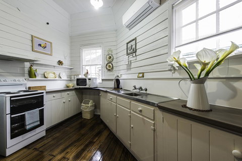 Touchwood Cottages - New South Wales Tourism  12