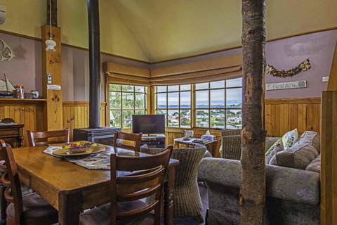 Touchwood Cottages - New South Wales Tourism  32