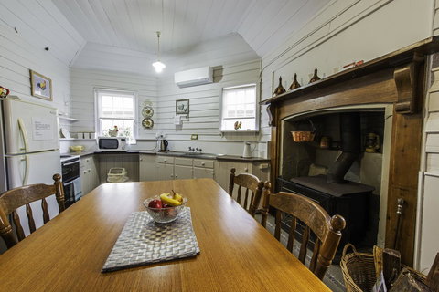 Touchwood Cottages - New South Wales Tourism  14