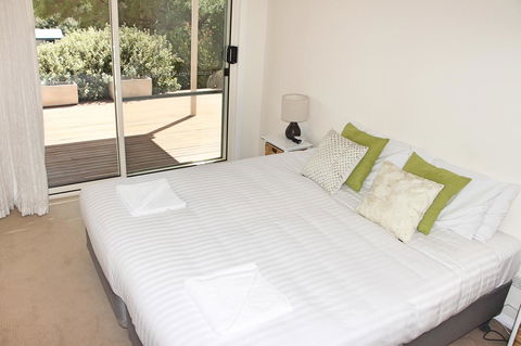 Seaview Apartment - New South Wales Tourism  5