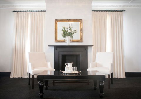 The Royal Hotel Mornington - New South Wales Tourism  3