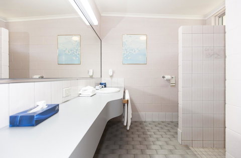 The Grampians Motel - New South Wales Tourism  18