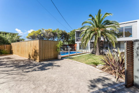 Front Beach House - New South Wales Tourism  5