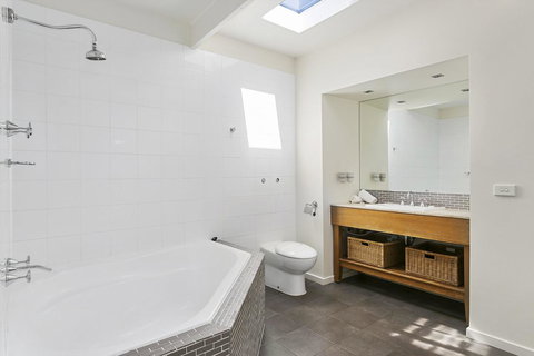 Front Beach House - New South Wales Tourism  22